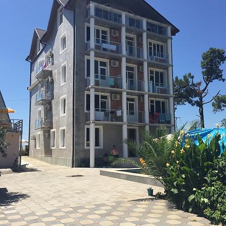 Hotel George Уреки Екстериор снимка