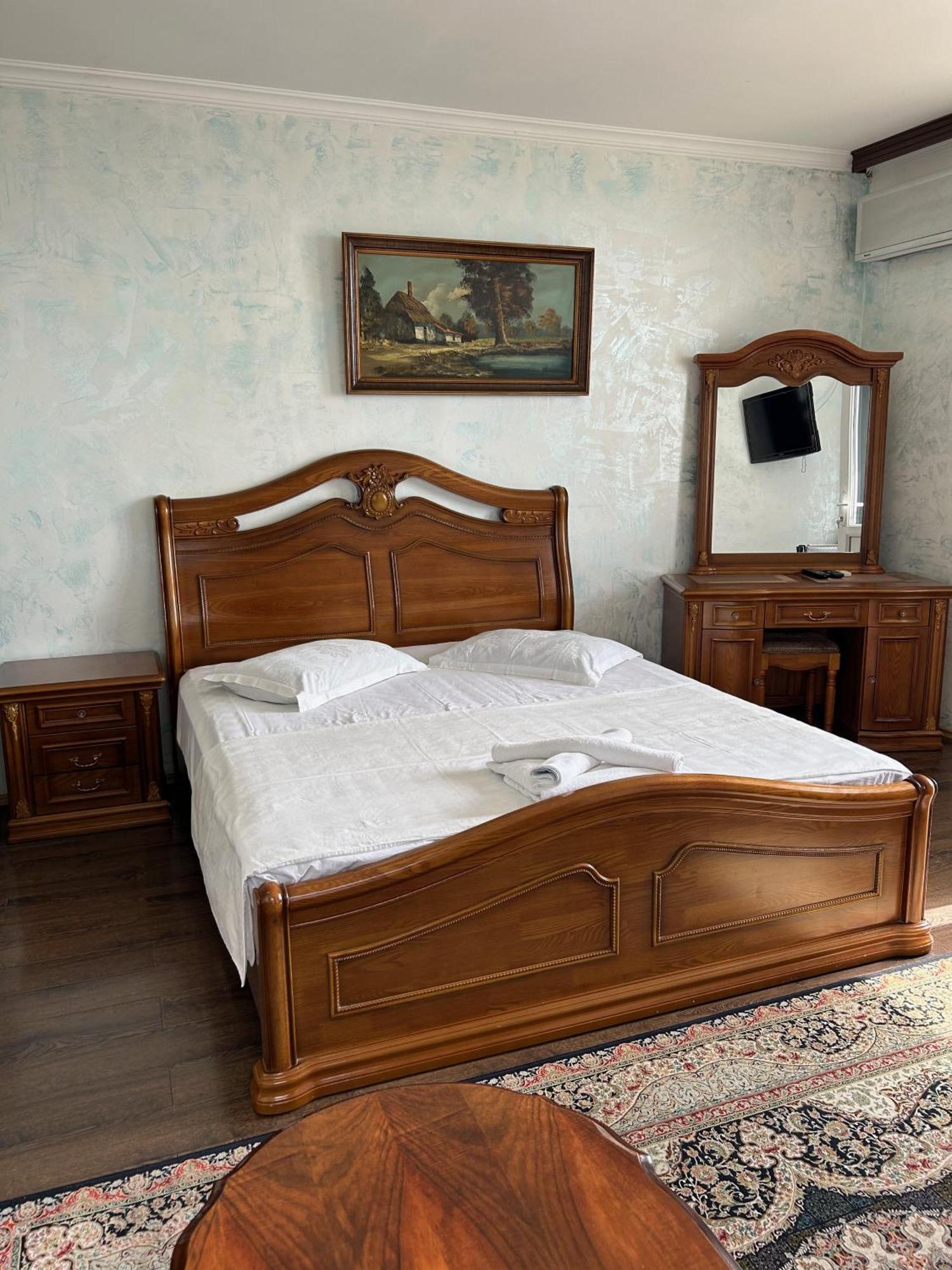 Hotel George Уреки Екстериор снимка