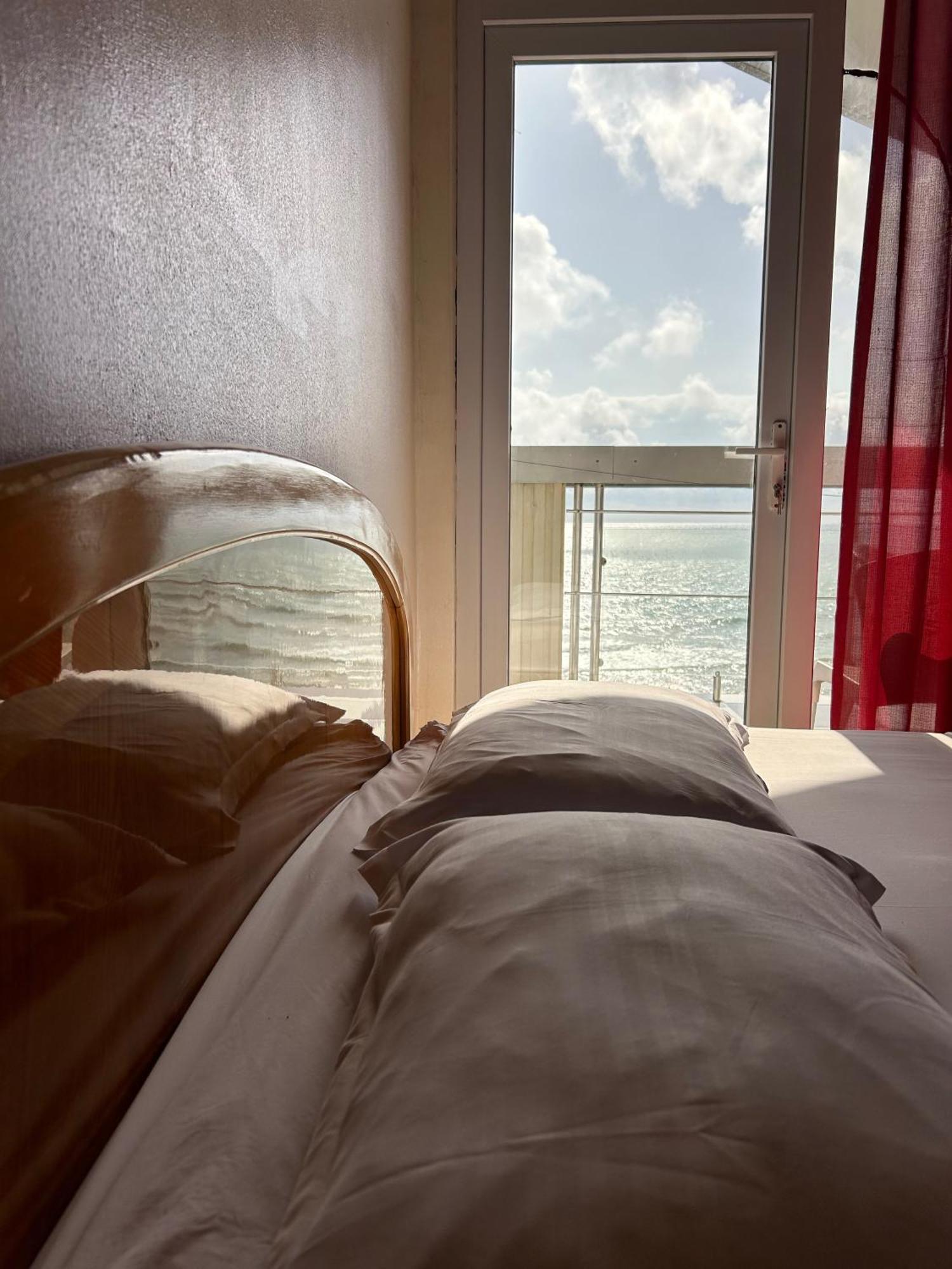 Hotel George Уреки Екстериор снимка