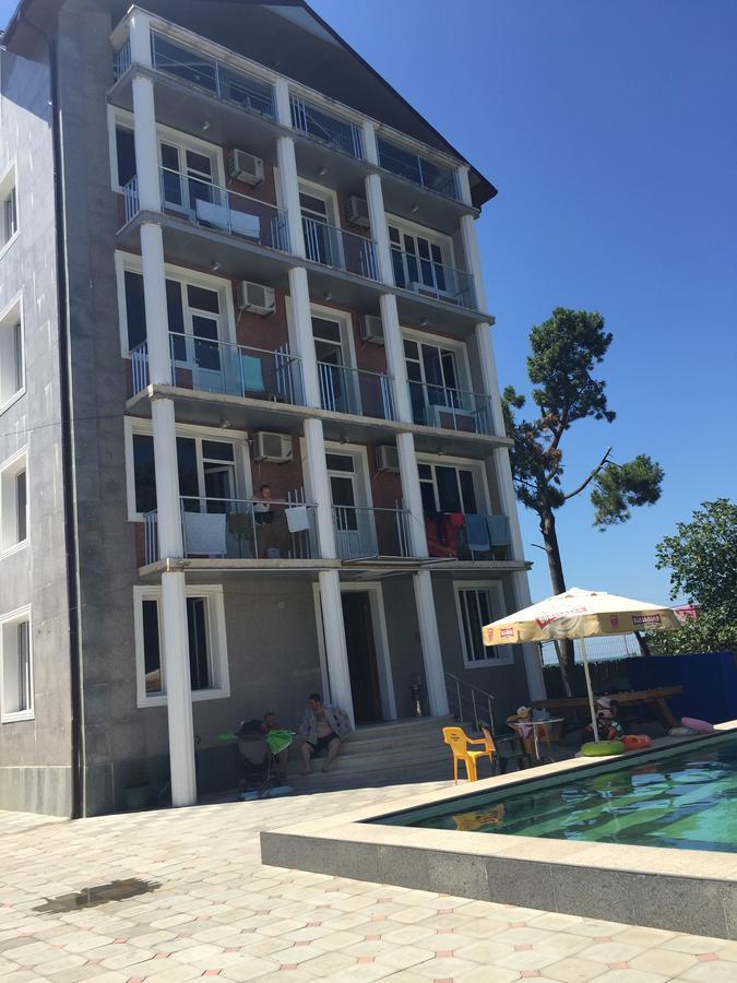 Hotel George Уреки Екстериор снимка