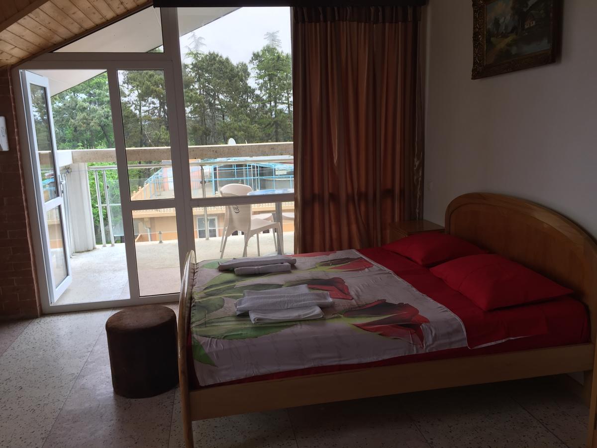 Hotel George Уреки Екстериор снимка