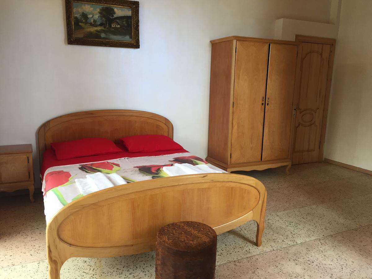 Hotel George Уреки Екстериор снимка