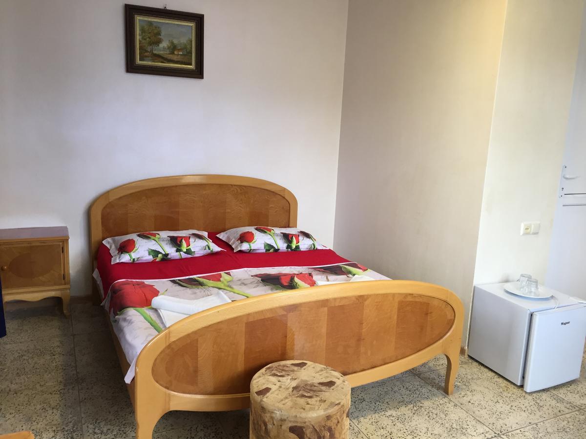 Hotel George Уреки Екстериор снимка