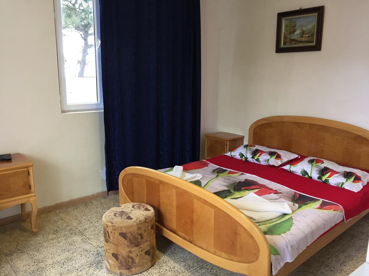 Hotel George Уреки Екстериор снимка